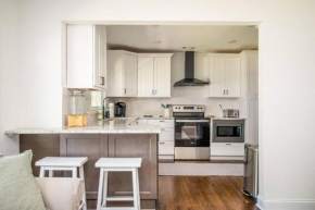 NEWLY Renovated - 10-15 mins to Downtown ATL!